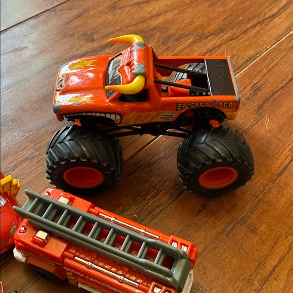 (36) Hot Wheel Cars Random Assorted Lot Bundle Set Toys - Picture 4 of 5